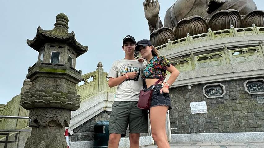 Con un viaje por Asia, Grettell Valdez inicia los festejos precumpleaños junto a su hijo Santino