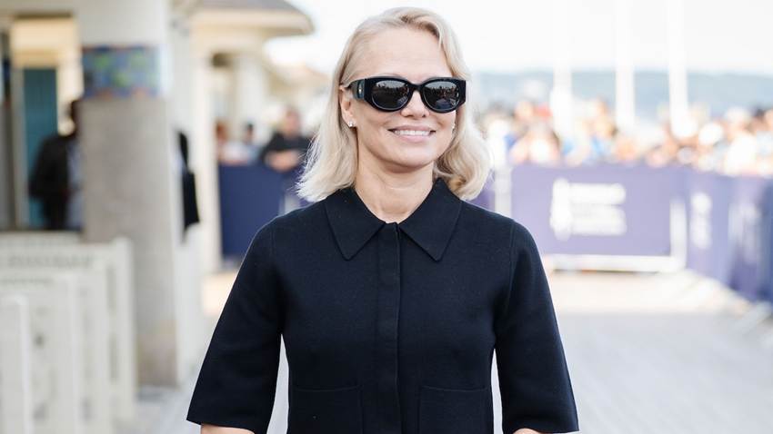 Pamela Anderson cambia el color de su cabello por primera vez en años