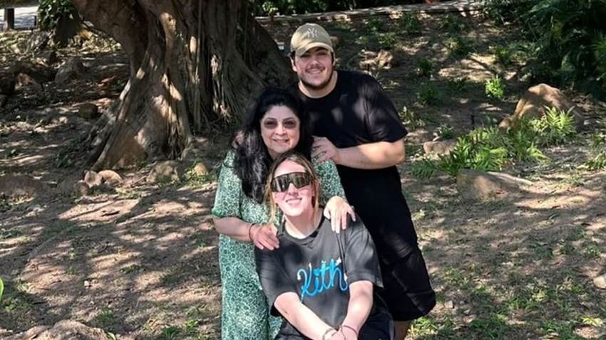 Victoria Ruffo sorprende al posar con sus hijos menores, los mellizos Vicky y Anuar