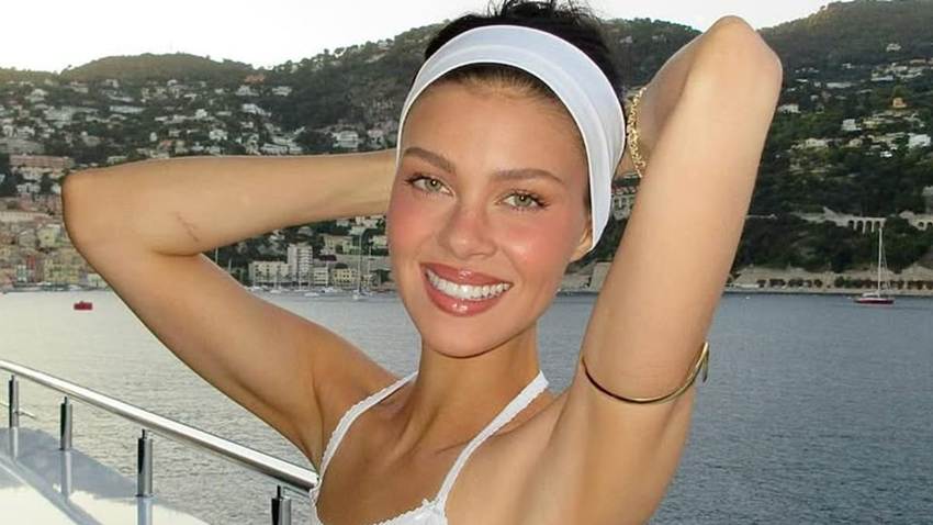 Nicola Peltz posa en un llamativo bikini tras su transformación dental