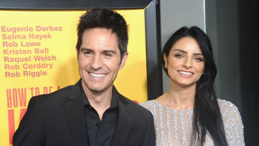Mauricio Ochmann le muestra su apoyo a Aislinn Derbez, tras el fallecimiento de su mamá