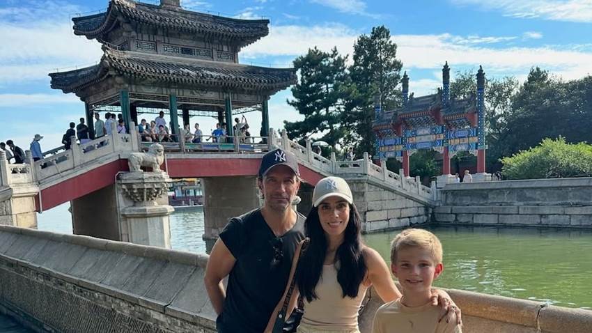 Sandra Echeverría y Leonardo de Lozanne comparten emocionados su visita a China