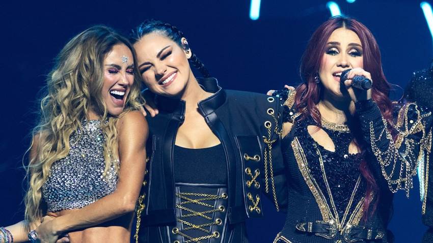 Anahí conmemora el aniversario del 'Soy Rebelde Tour' en medio de tensiones con RBD