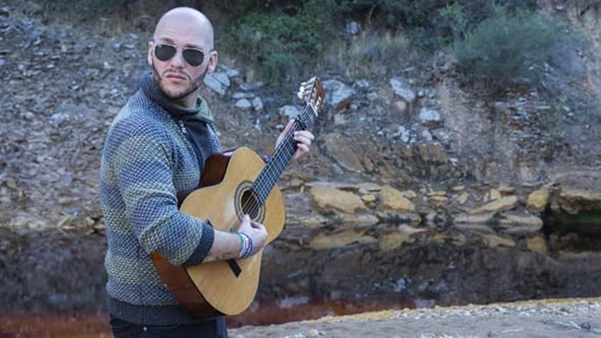 Adrián Cobos cantante de flamenco que sorprende en otros géneros