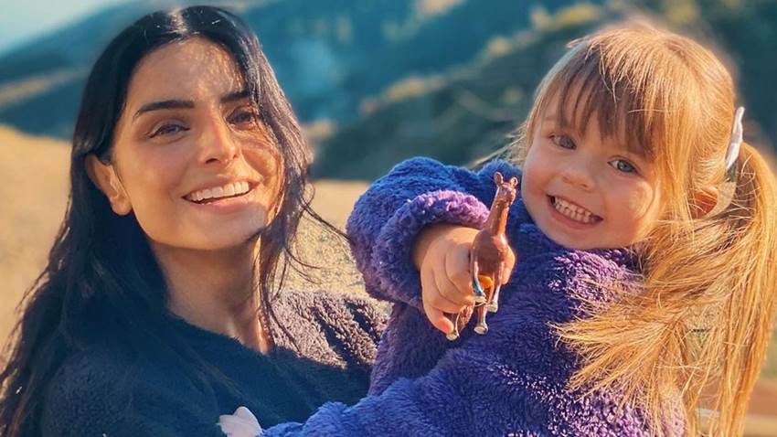 Mientras Mauricio Ochmann presumía su nuevo amor, esto hacían Aislinn Derbez y su hija Kailani