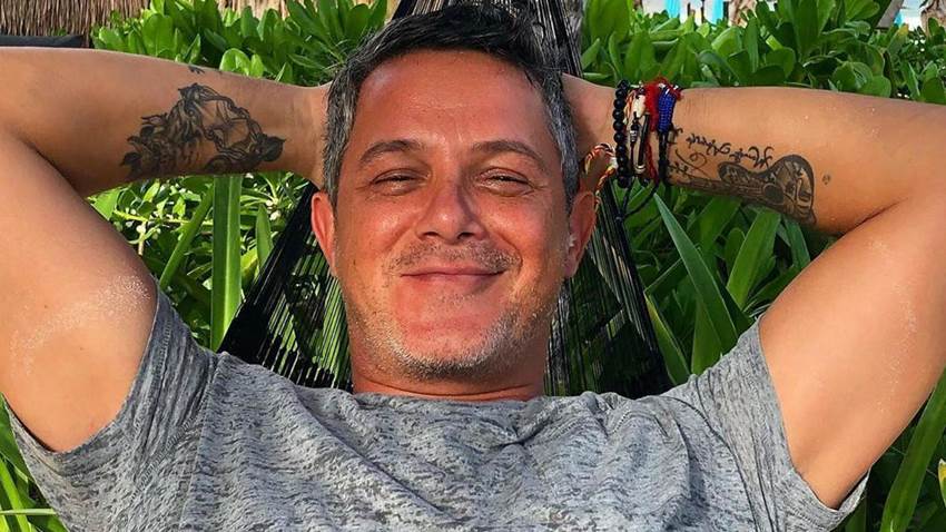 Alejandro Sanz comparte foto inédita junto a sus cuatro hijos