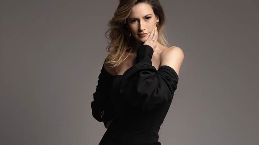 ¿Celoso de sus besos de telenovela? Altaír Jarabo revela cómo aborda ese tema con su esposo