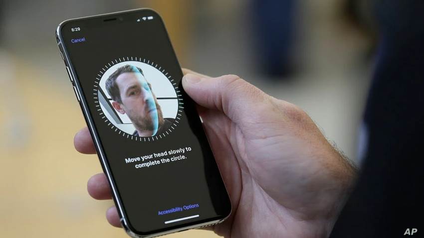 Apple escaneará los iPhones en busca de imágenes de pornografía infantil