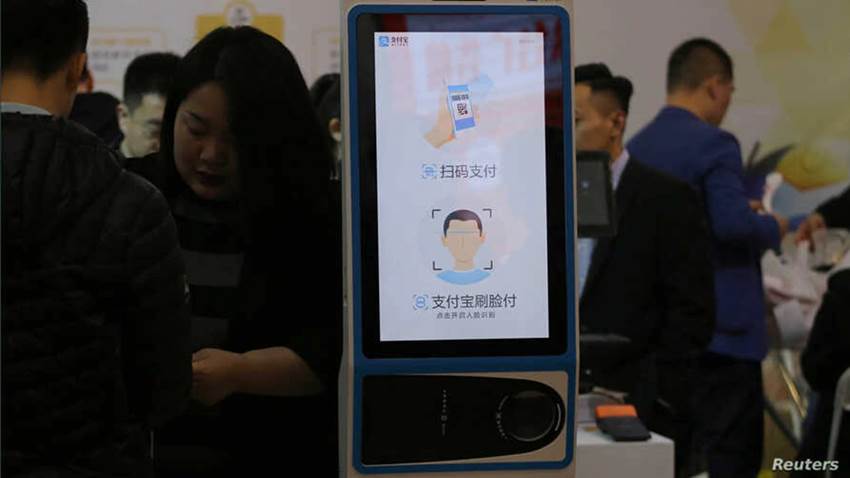 Trump emite prohibición a ocho aplicaciones de pagos chinas