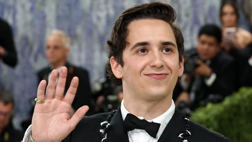 De Saturday Night Live a la fiebre mundialista: Marcello Hernández se convierte en el rostro latino de Airbnb en plena Copa del Mundo