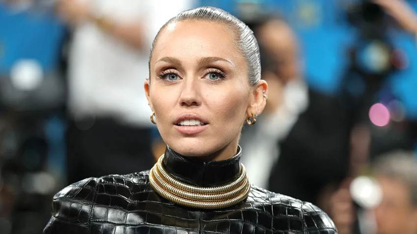 Miley Cyrus sorprende a sus fans con impresionante transformación luego de cambiar su famoso nombre