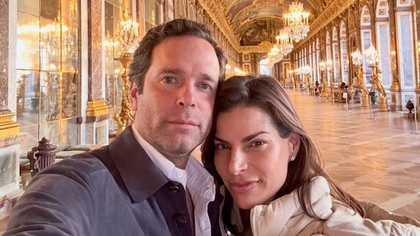 Bárbara Coppel y Alejandro Hank celebran en el Palacio de Versalles una década de amor