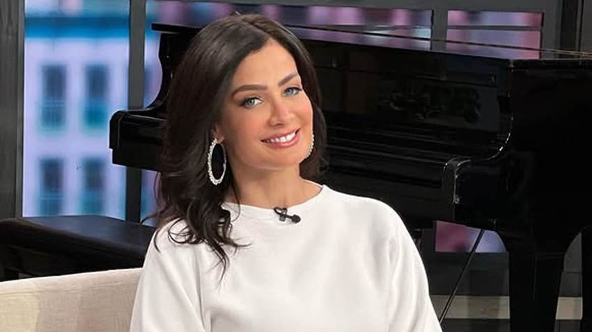 ¿Campanas de boda? Dayanara Torres sorprende con deslumbrante anillo de compromiso