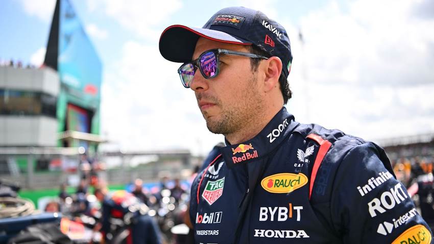 Checo Pérez se sincera sobre su futuro tras abandonar el GP de Abu Dhabi: 'No diría que es el final'