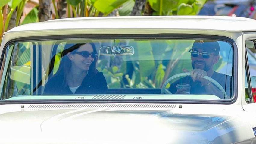 Kendall Jenner comparte su pasión por los autos clásicos con Bad Bunny