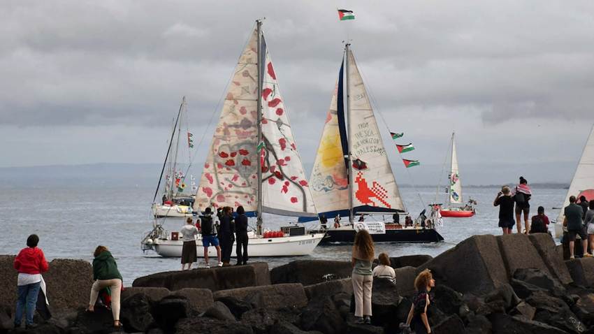 La flotilla zarpa de nuevo hacia Gaza tras cuatro días de complicaciones en Creta