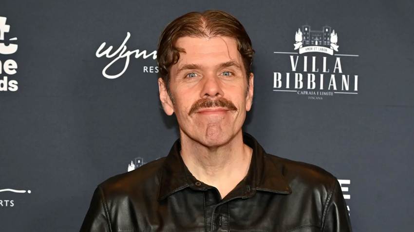 Perez Hilton, hospitalizado de emergencia tras preocupar a sus fans durante transmisión en vivo