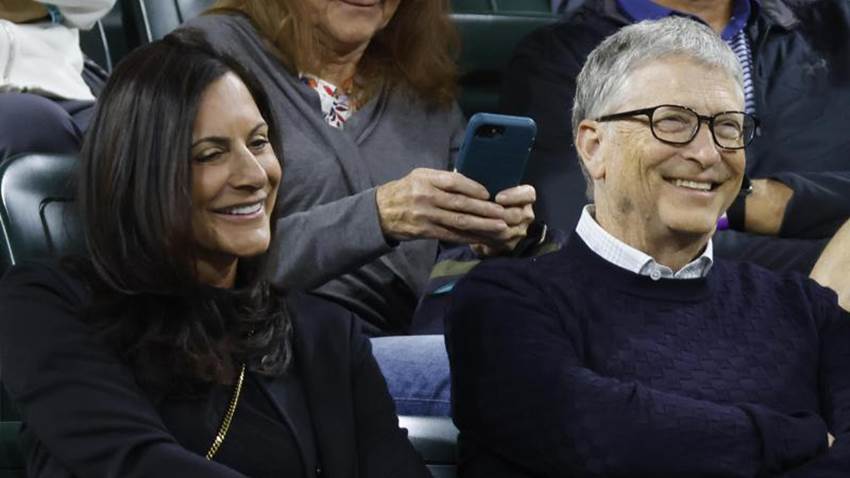 Bill Gates se ha dado una nueva oportunidad en el amor: sale con Paula Hurd, viuda de otro magnate