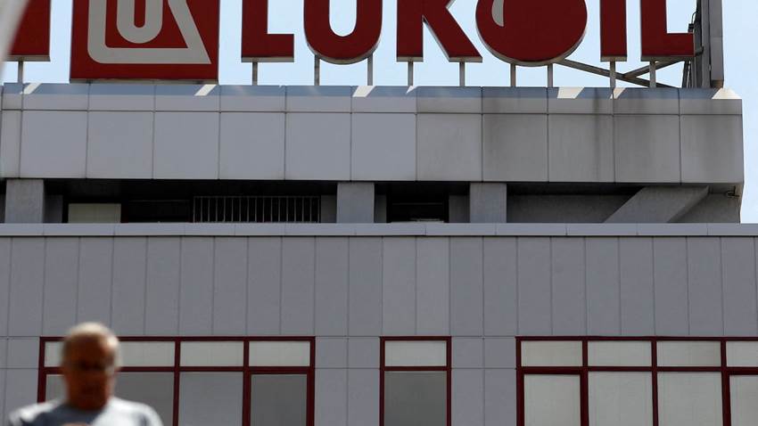 Las sanciones obligan a la petrolera rusa Lukoil a vender sus activos en el exterior