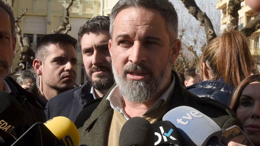 Abascal: “Hay obispos que están haciendo negocio con la inmigración”