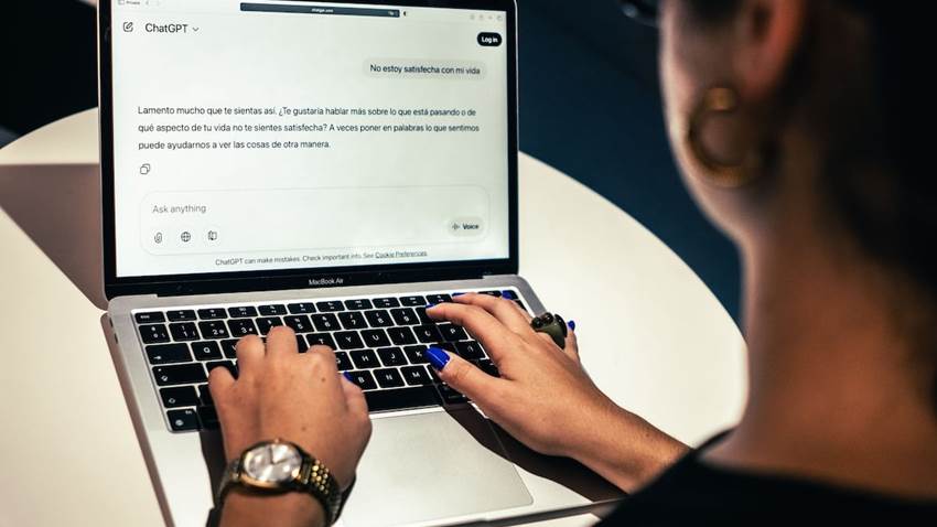 El uso de ChatGPT como psicólogo crece, pero tiene sus riesgos: refuerza el egocentrismo y las ideas paranoides