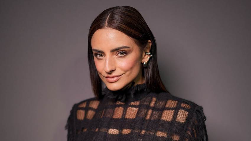 Así es como Aislinn Derbez sana su corazón tras la pérdida de su mamá, acompañada por Vadhir Derbez