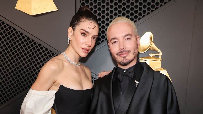 J Balvin y Valentina Ferrer se convierten en maestros por un día en el colegio de su hijo Río