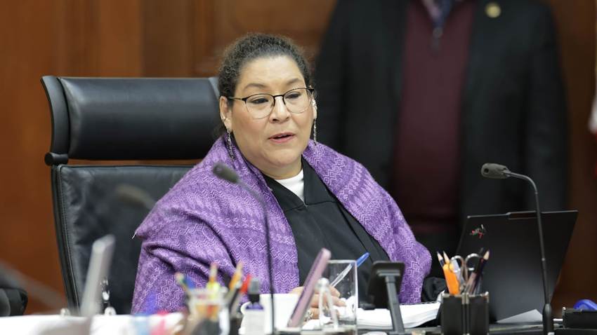 Lenia Batres tuerce el brazo de la Suprema Corte en un debate sobre la cosa juzgada