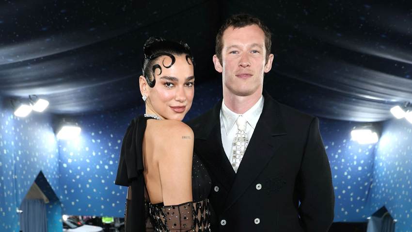 Dua Lipa y Callum Turner: así ha sido su discreta boda por el civil en el Ayuntamiento de Londres