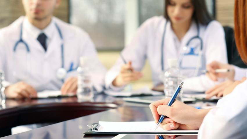 Convocan a profesionales de la salud para capacitación de vacunas contra COVID-19