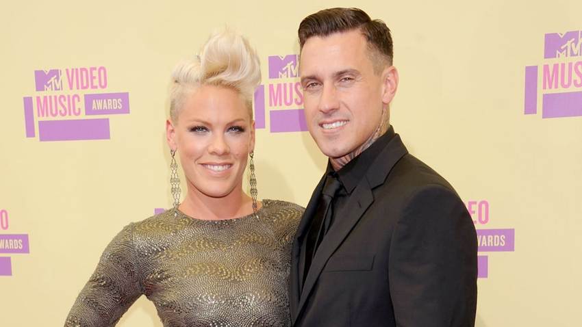 Pink reacciona al rumor de su ruptura con Carey Hart: 'Me avisaron que estoy separada de mi esposo, no lo sabía'