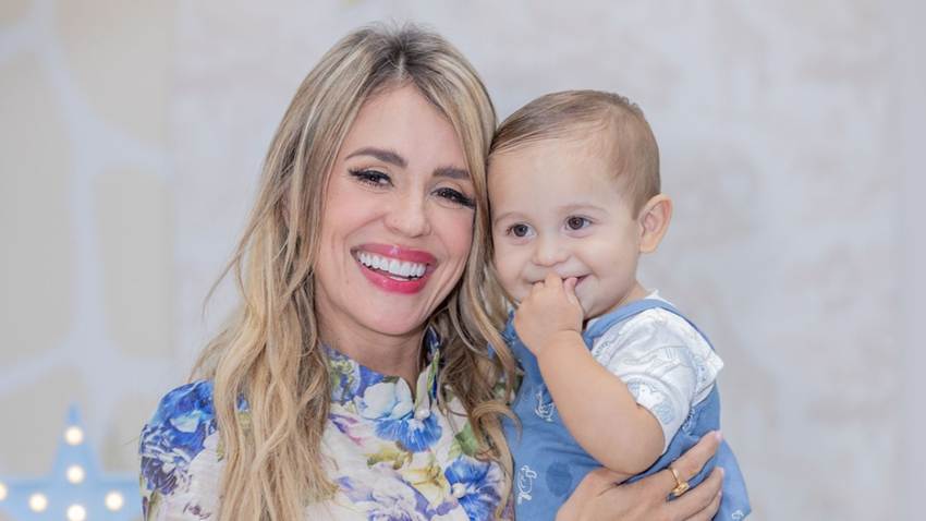 Carolina Sarassa celebra el primer cumpleaños de su hijo Zach... ¡y él sorprende dando sus primeros pasos en plena fiesta!