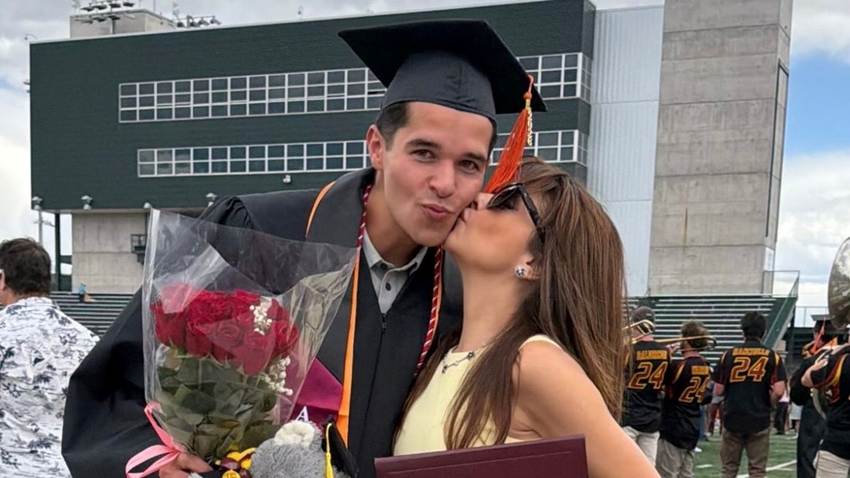 Itatí Cantoral celebra con orgullo la graduación universitaria de su hijo Roberto