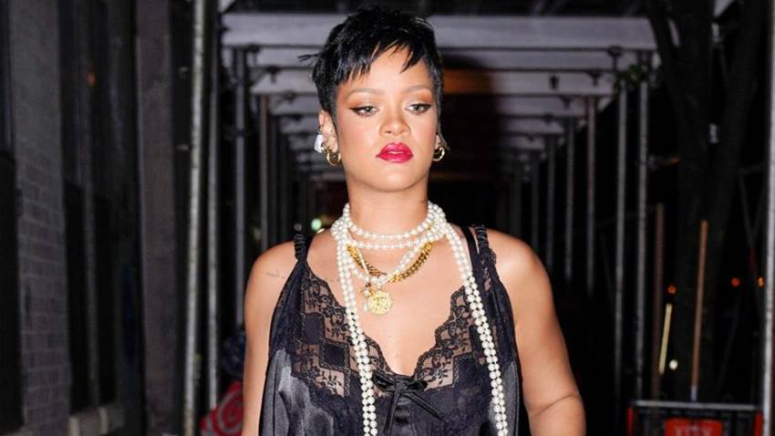 Rihanna es oficialmente billonaria, y no precisamente por su música, ¿cómo lo logró?
