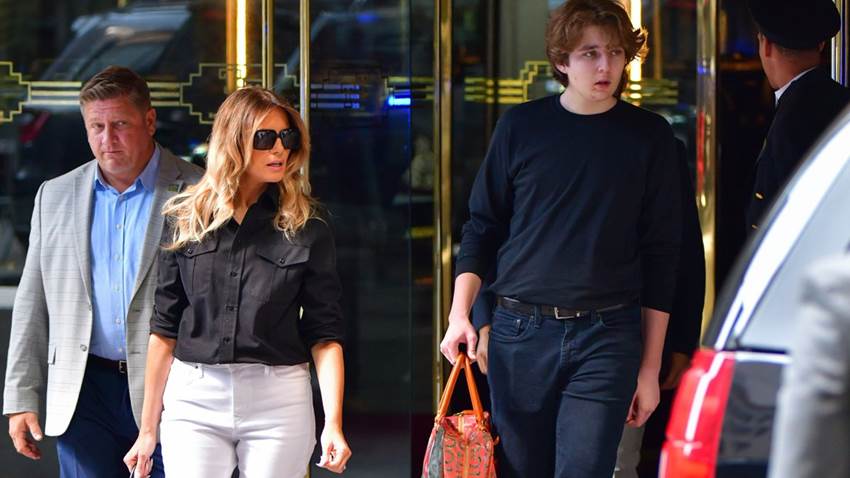 Barron Trump impresiona con su altura junto a su mamá, Melania, en NY