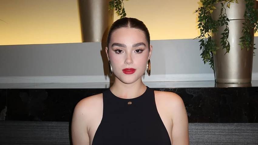Emily, hija mayor de 'El Canelo', acapara miradas por su belleza en la pelea del boxeador