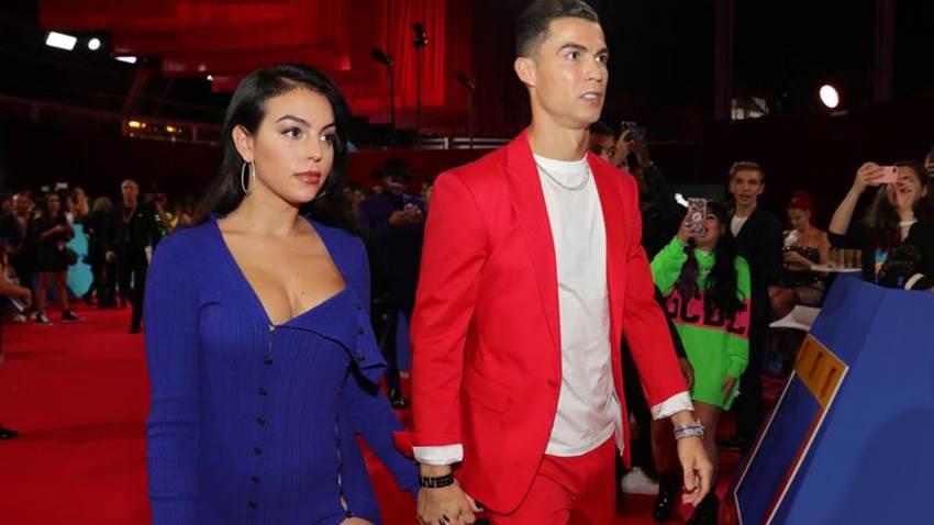 Cristiano Ronaldo y Georgina comparten primera foto junto a su recién nacida