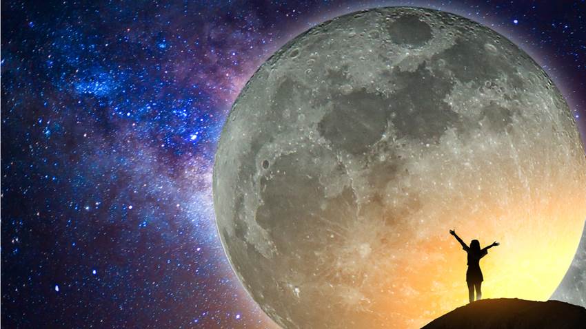 La Luna no es ni blanca ni gris: es un satélite lleno de colores que no puedes ver