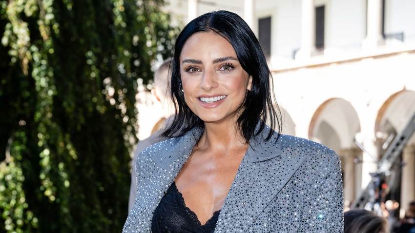 Aislinn Derbez revela el torbellino que marca su cierre de año; la muerte de su mamá, una cirugía y mudanza