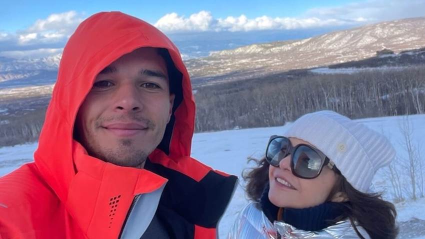 Itatí Cantoral disfruta de una divertida aventura en la nieve con su hijo Roberto