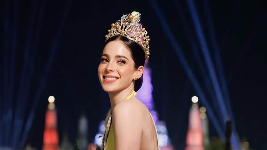 Fátima Bosch se desvanece en pleno desfile en Ecuador y preocupa a sus seguidores