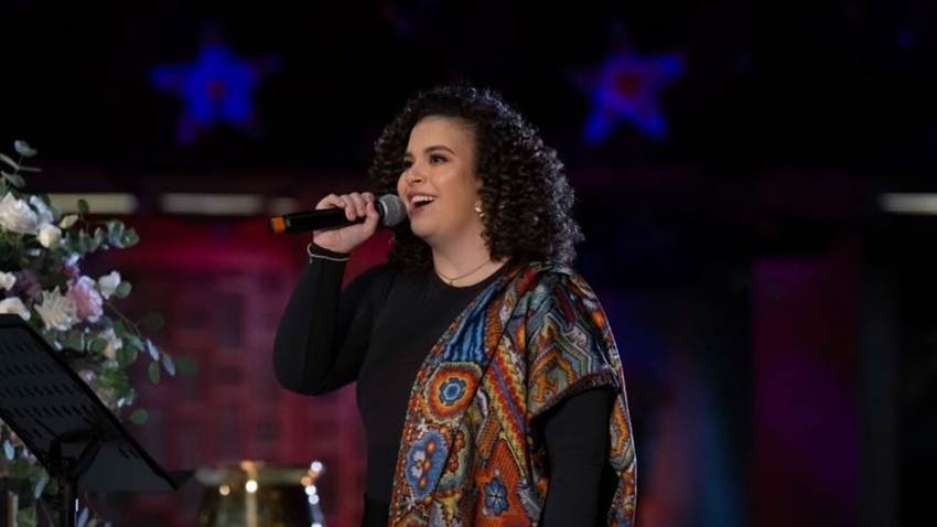 Mijares, orgulloso de la participación de su hija Lucero Mijares en 'Las Mañanitas' a la Virgen de Guadalupe