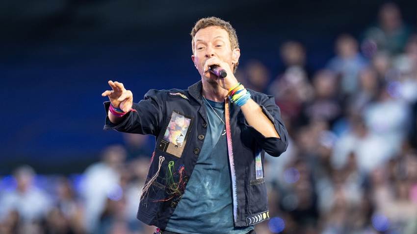 Kristin Cabot, quien fue captada en el show de Coldplay junto al CEO de Astronomer, renuncia a su puesto