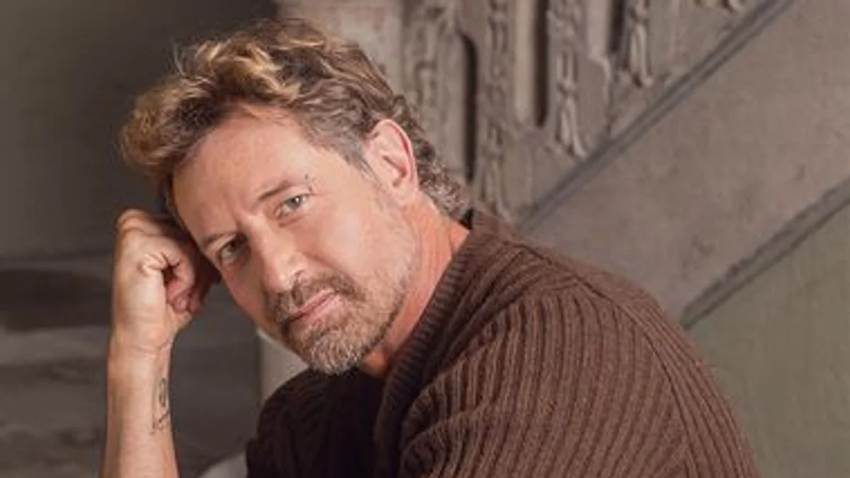 Gabriel Soto revela si tiene un nuevo romance luego de ser visto acompañado en la playa