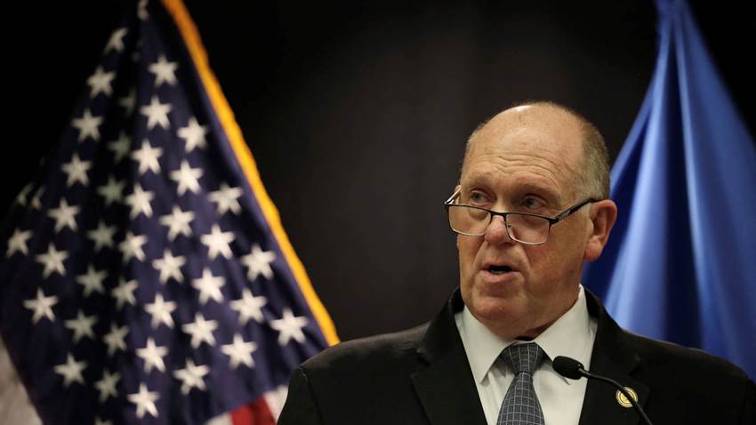 El ‘zar de la frontera’ asegura que mantendrá redadas de inmigrantes en Minneapolis