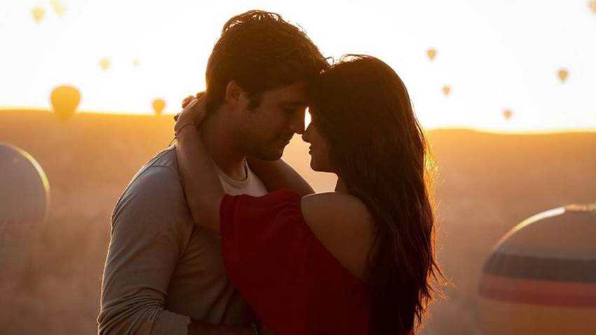 Diego Boneta y Renata Notni comparten sus primeras fotos juntos desde Turquía