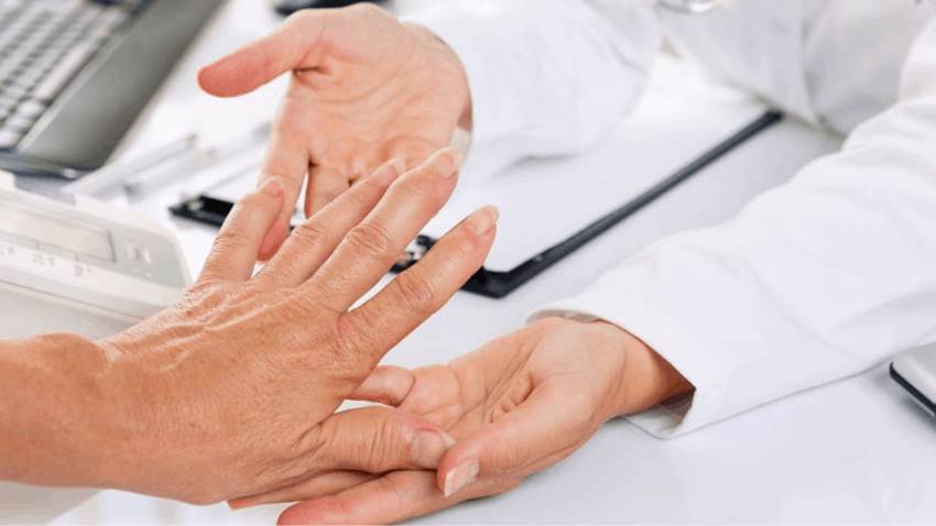 Reumatóloga explica la diferencia entre la artritis reumatoide y la artritis degenerativa