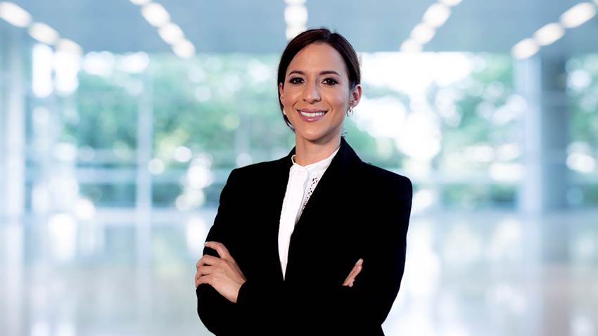 Dra. Mayrim Ríos Pérez, primera mujer boricua que alcanza su especialidad en cirugía torácica