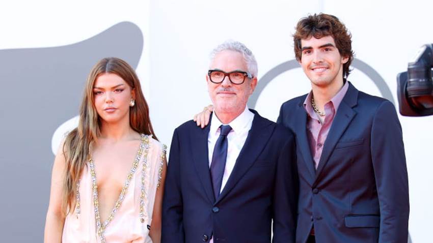 Alfonso Cuarón llega a Venecia con la mejor compañía, sus hijos Bu y Olmo