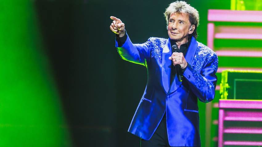 Barry Manilow revela que padece de cáncer de pulmón